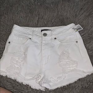 Kendall & Kylie white jean shorts !